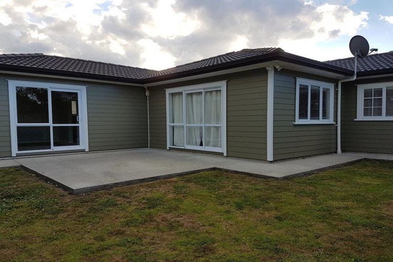 Photo of property in 4 Nirmal Place, Sunnyvale, Auckland, 0612