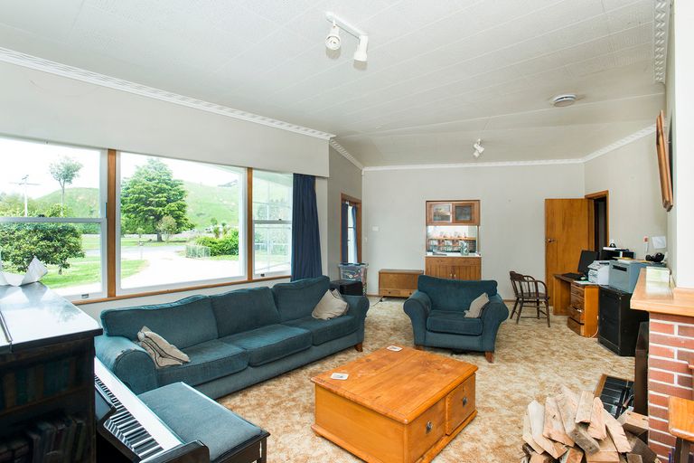 Photo of property in 15 Ioapa Road, Te Karaka, 4022