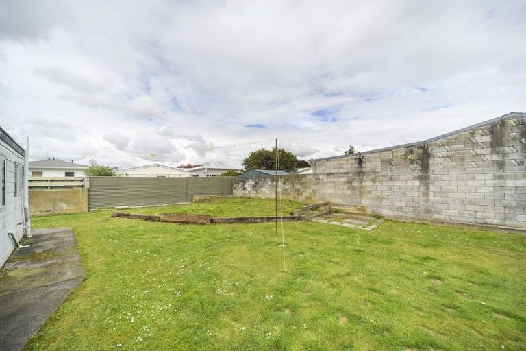 Photo of property in 9 Hinau Place, Cloverlea, Palmerston North, 4412