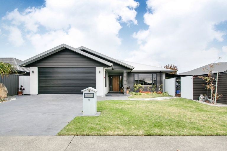 Photo of property in 9 Pacific Avenue, Poraiti, Napier, 4112