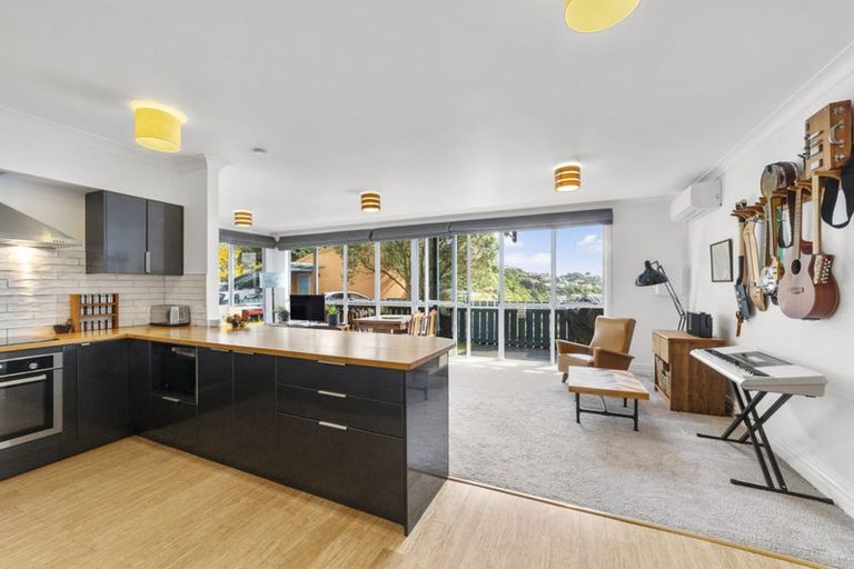 Photo of property in 75a Houghton Bay Road, Houghton Bay, Wellington, 6023