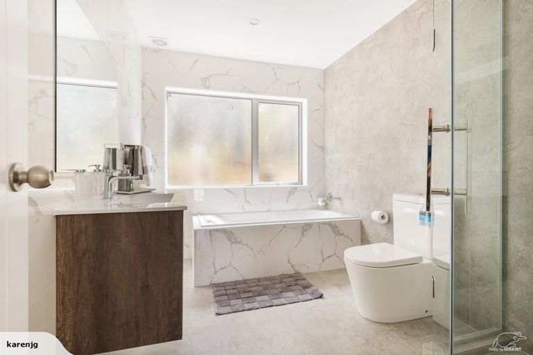 Photo of property in 32 Valhalla Drive, Beach Haven, Auckland, 0626