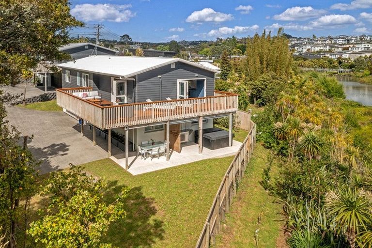 Photo of property in 7b Glenvar Road, Torbay, Auckland, 0630