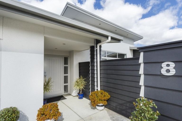 Photo of property in 8 Lorenzo Place, Kelvin Grove, Palmerston North, 4414