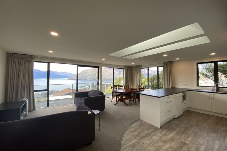Photo of property in 54a Wynyard Crescent, Fernhill, Queenstown, 9300