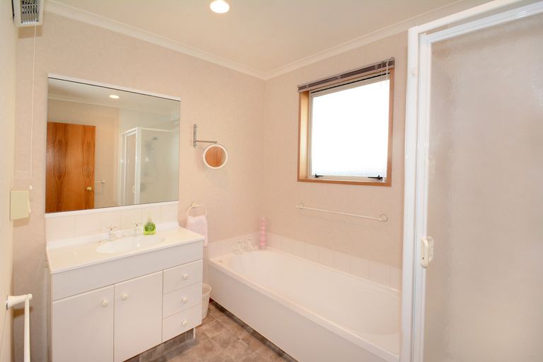 Photo of property in 17 Aytoun Street, Shiel Hill, Dunedin, 9013