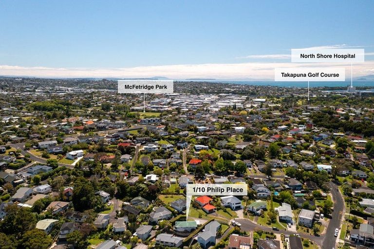 Photo of property in 1/10 Philip Place, Hillcrest, Auckland, 0627