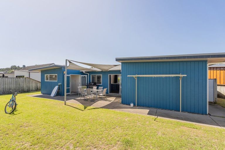 Photo of property in 113 Sands Crescent, Matarangi, Whitianga, 3592