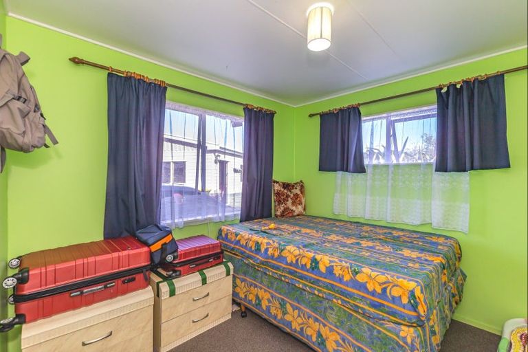 Photo of property in 83 Strathmore Avenue, Levin, 5510