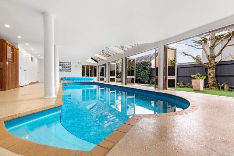 Photo of property in 27a Saltburn Road, Milford, Auckland, 0620