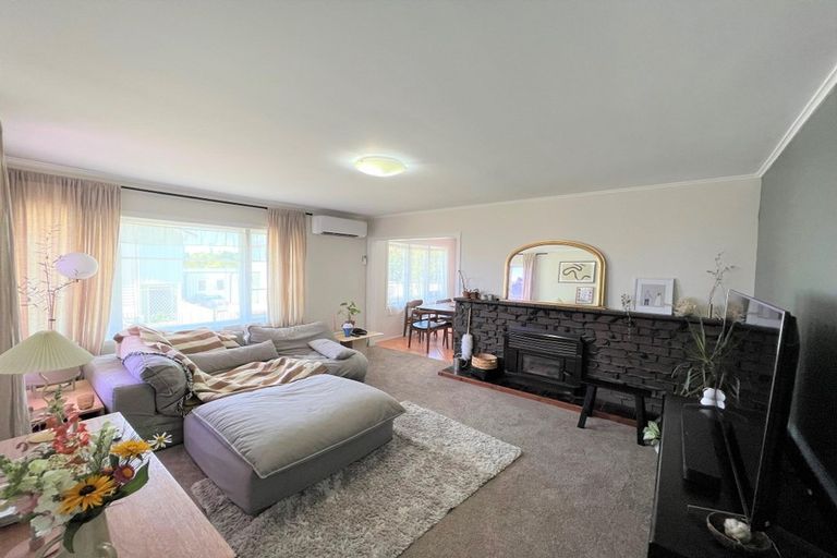 Photo of property in 23 Paton Avenue, Te Atatu South, Auckland, 0610