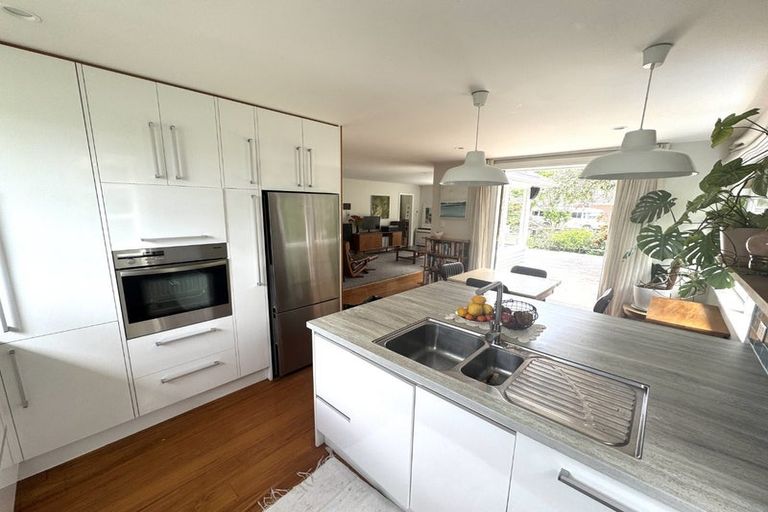 Photo of property in 2 Tui Grove, Elderslea, Upper Hutt, 5018