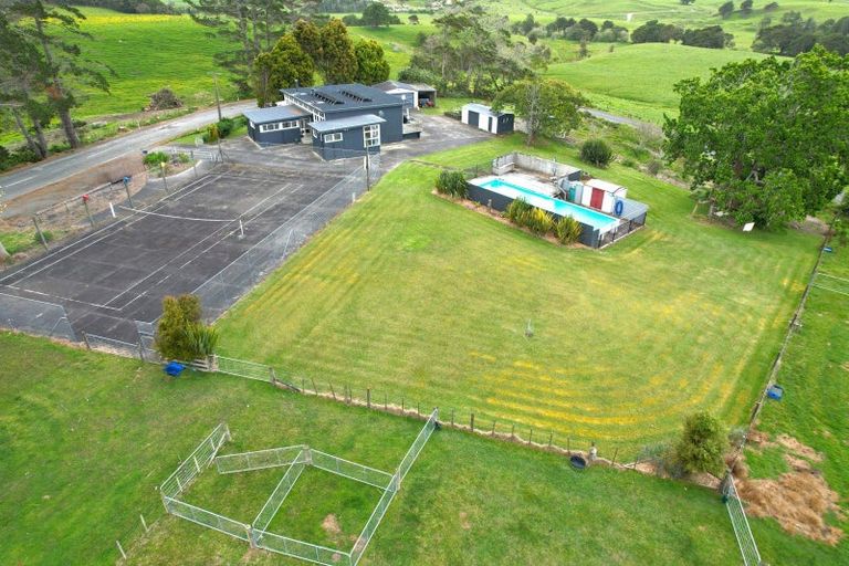 Photo of property in Ex Ararua Primary School, 1823 Ararua Road, Ararua, Matakohe, 0594