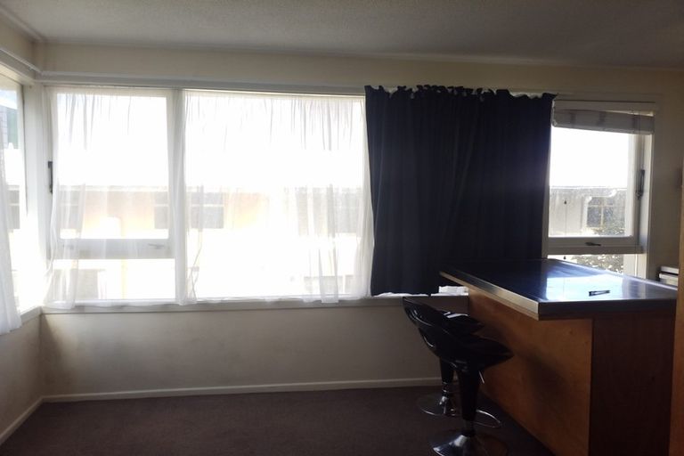 Photo of property in Churchill Flats, 213 The Terrace, Wellington Central, Wellington, 6011