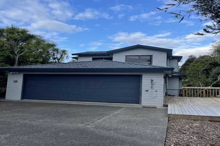 Photo of property in 34b Kiteroa Terrace, Rothesay Bay, Auckland, 0630