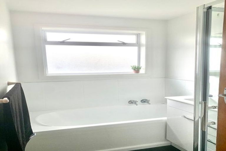 Photo of property in 35 Bermuda Drive, Hornby, Christchurch, 8042