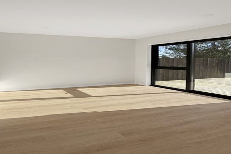 Photo of property in 43 Picnic Point Road, Hobsonville, 0616