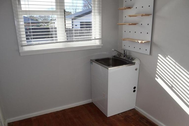 Photo of property in 338 Memorial Avenue, Burnside, Christchurch, 8053