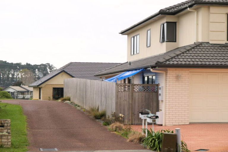 Photo of property in 40 Corta Bella Place, Golflands, Auckland, 2013