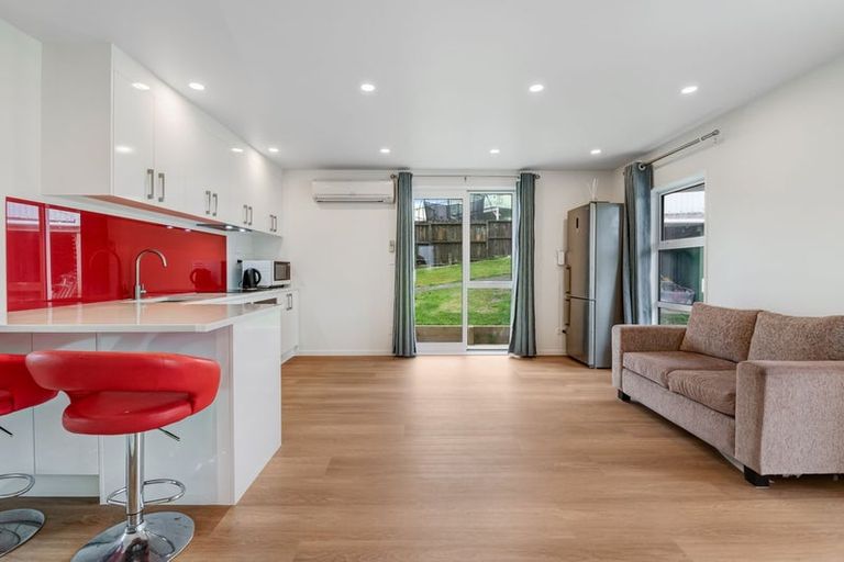 Photo of property in 10 Santiago Crescent, Unsworth Heights, Auckland, 0632