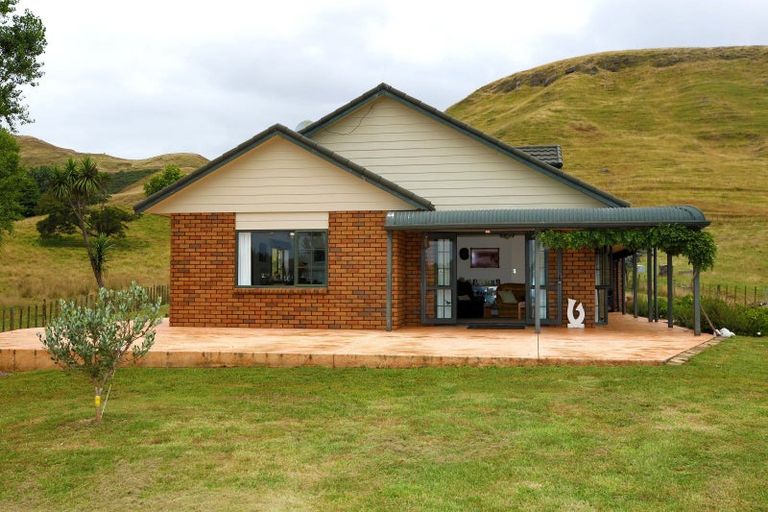 Photo of property in 1795 Dartmoor Road, Dartmoor, Napier, 4186