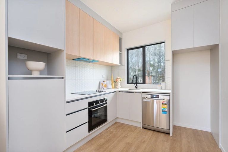 Photo of property in 6/442 Old Te Atatu Road, Te Atatu Peninsula, Auckland, 0610