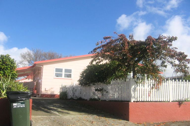 Photo of property in 4 Kimberley Grove, Westbrook, Palmerston North, 4412