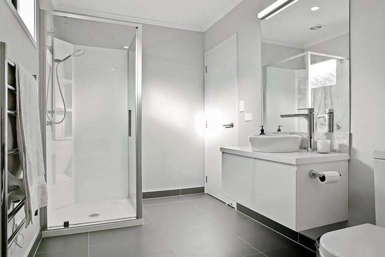 Photo of property in 33 Rose Leigh Drive, Cambridge, 3434