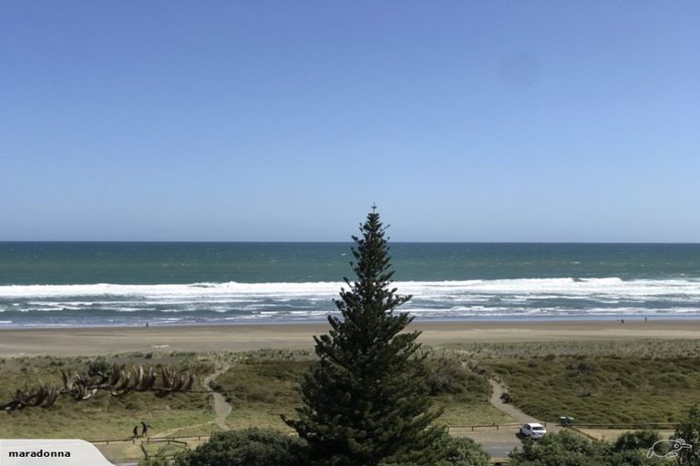 Photo of property in 30 Garden Road, Piha, New Lynn, 0772