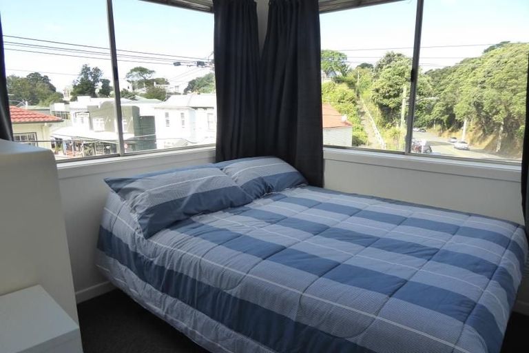 Photo of property in Windsor Court, 2/340 Tinakori Road, Thorndon, Wellington, 6011