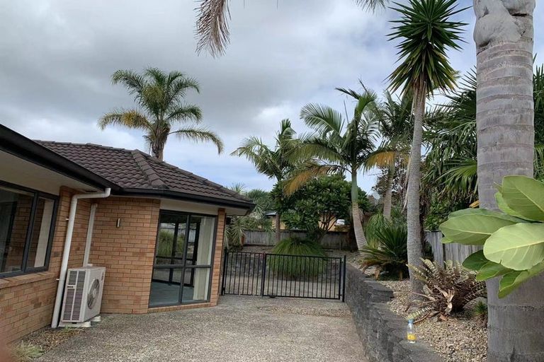 Photo of property in 60 Cabeleigh Drive, Helensville, 0800
