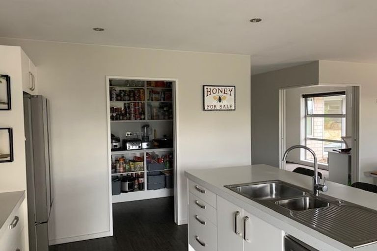 Photo of property in 40 Little Oaks Drive, Yaldhurst, Christchurch, 8042