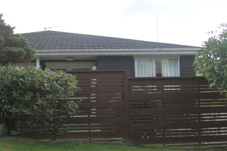 Photo of property in 36 Woodhouse Avenue, Karori, Wellington, 6012