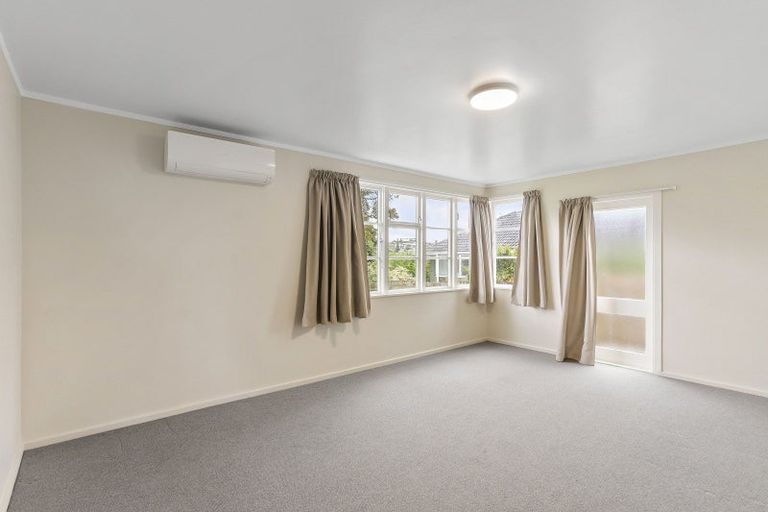 Photo of property in 1/15 Otakau Road, Milford, Auckland, 0620