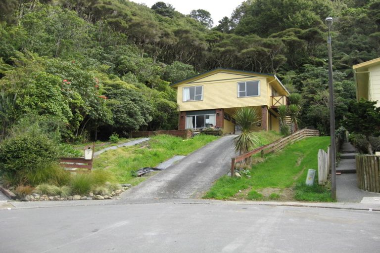 Photo of property in 7 Vermont Grove, Wainuiomata, Lower Hutt, 5014