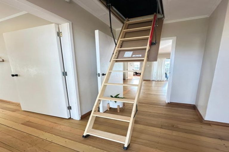 Photo of property in 1/11 Hill Crescent, New Lynn, Auckland, 0600