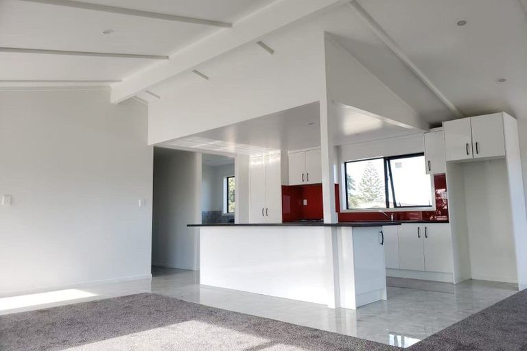 Photo of property in 18 Heathberry Close, Papatoetoe, Auckland, 2025