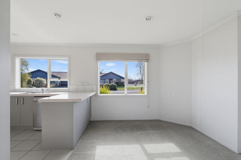 Photo of property in Henry Russell Estate, 21/36 Belgrove Drive, Waipukurau, 4200