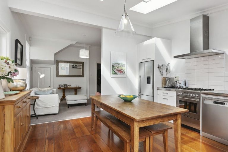 Photo of property in 206 Tinakori Road, Thorndon, Wellington, 6011