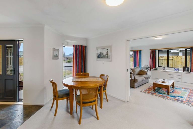 Photo of property in 8 Celtic Court, Roslyn, Palmerston North, 4414