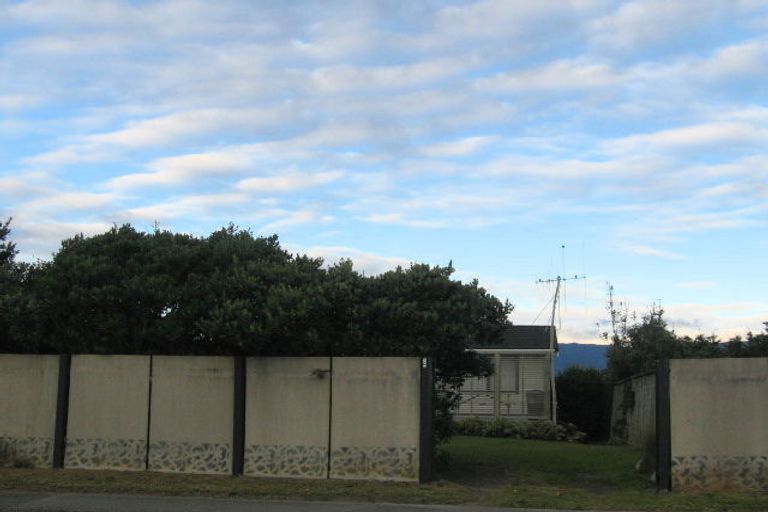 Photo of property in 8 Moana Street, Otaki Beach, Otaki, 5512