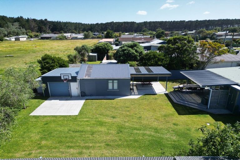 Photo of property in 62 Nash Parade, Foxton Beach, Foxton, 4815
