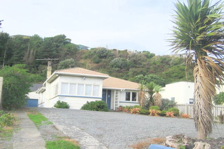 Photo of property in 108a Mana Esplanade, Paremata, Porirua, 5026