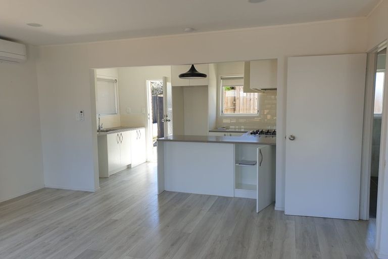 Photo of property in 21c Wells Road, Bucklands Beach, Auckland, 2012