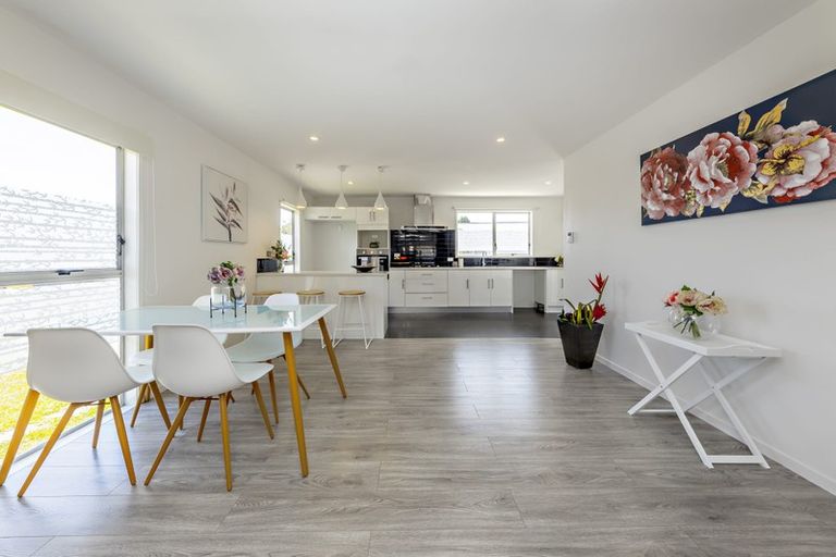 Photo of property in 3 Sandrine Avenue, Clover Park, Auckland, 2019