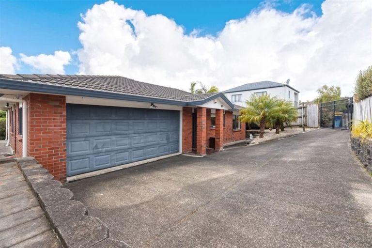Photo of property in 10 Roy Maloney Drive, Henderson, Auckland, 0612