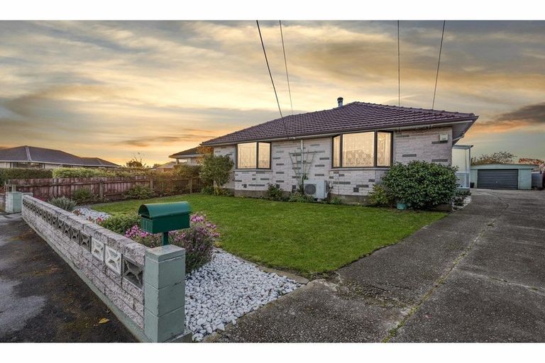 Photo of property in 11 Quebec Place, Wainoni, Christchurch, 8061
