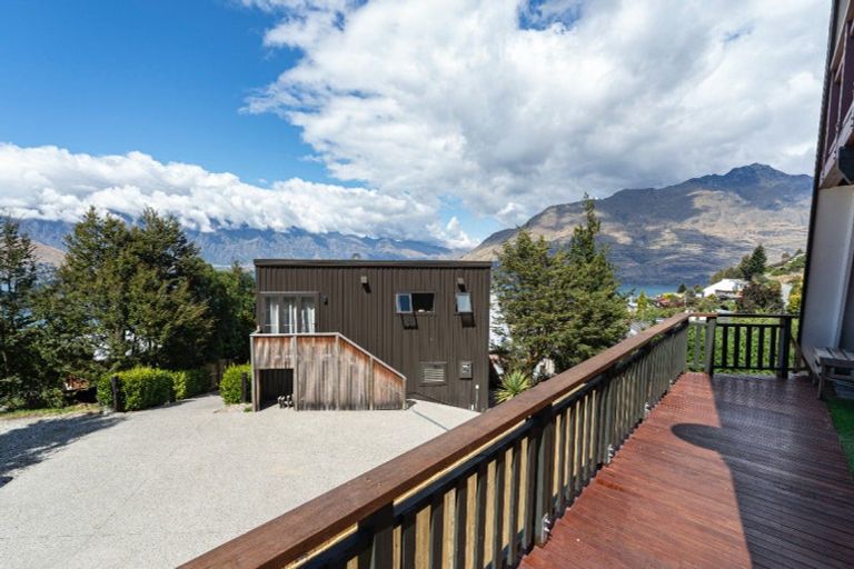 Photo of property in 40 Avalon Crescent, Fernhill, Queenstown, 9300