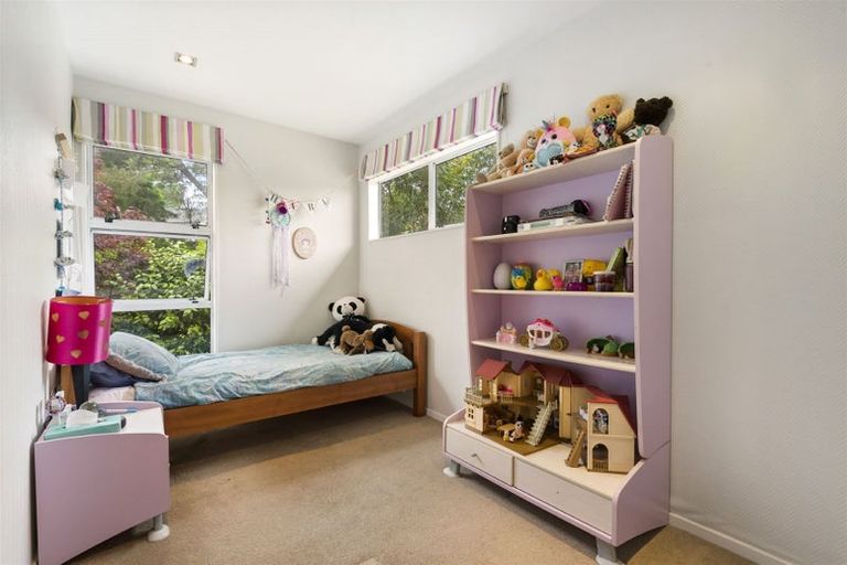 Photo of property in 3 Augusta Place, Forrest Hill, Auckland, 0620