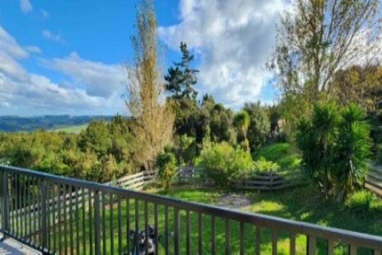 Photo of property in 174 Pinchgut Road, Kaukapakapa, 0873